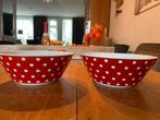2 porseleinen kommen van V&D, rood met witte stippen, Ophalen of Verzenden, Zo goed als nieuw, Kom(men), Overige stijlen