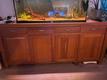 Dressoir beschikbaar voor biedingen
