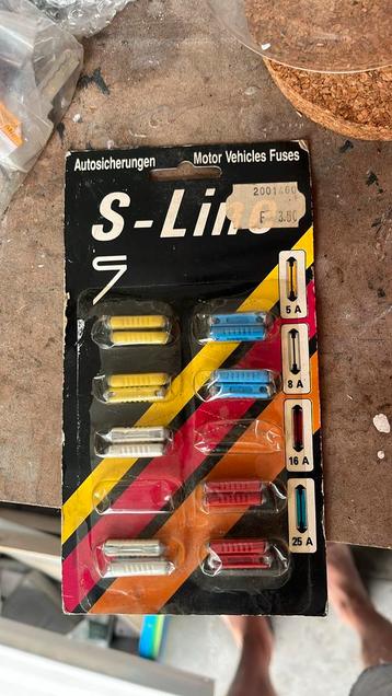 Auto zekeringen 5 - 25Ampere beschikbaar voor biedingen