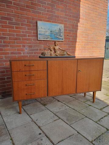 Vintage side/Board /dressoir . beschikbaar voor biedingen