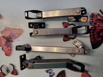 4 raamuitzetters beschikbaar voor biedingen