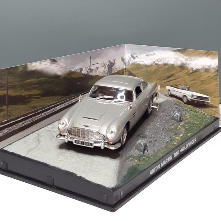 Aston Martin DB5 - James Bond 007 nr.1, Hobby en Vrije tijd, Modelauto's | 1:43, Zo goed als nieuw, Auto, Universal Hobbies, Ophalen of Verzenden