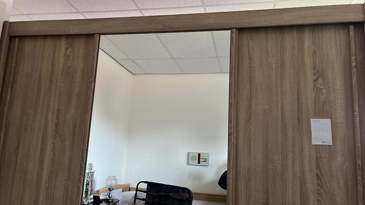 Kledingkast Rauch 250x225 licht eiken, Huis en Inrichting, Kasten | Kledingkasten, Gebruikt, 200 cm of meer, 200 cm of meer, 50 tot 75 cm