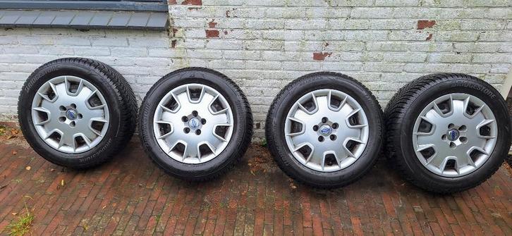 Winterbanden Bridgestone 225-55-R16 (oa V70, Mondeo, S-Max), Auto-onderdelen, Banden en Velgen, Banden en Velgen, Winterbanden