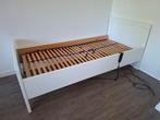 Wit houten senioren bed 90 cm. Met verstelbare bedbodem, Huis en Inrichting, Slaapkamer | Bedden, Ophalen, 90 cm, Eenpersoons