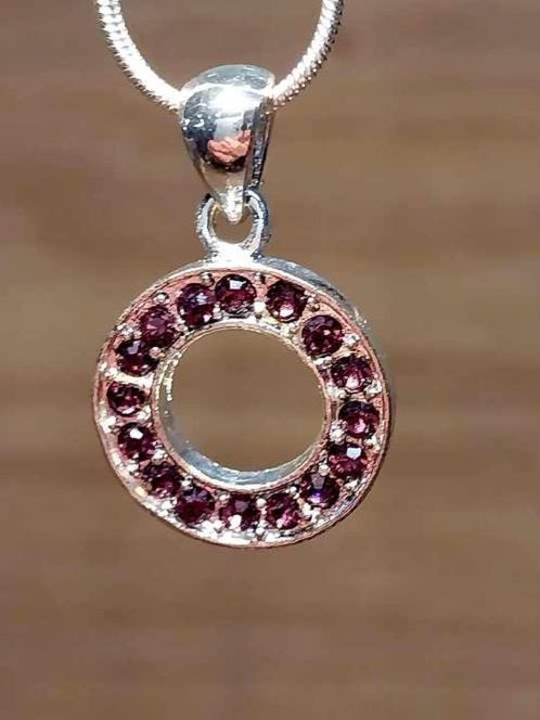 hangertje rond roze strass, Sieraden, Tassen en Uiterlijk, Kettinghangers, Overige materialen, Roze, Met strass, Ophalen of Verzenden