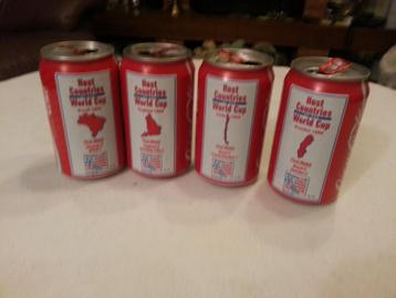 Oude Coca Cola (voetbal) blikjes (leeg) x4. beschikbaar voor biedingen