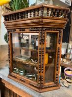 Mooie oude houten vitrinekast, hangvitrine, Ophalen of Verzenden