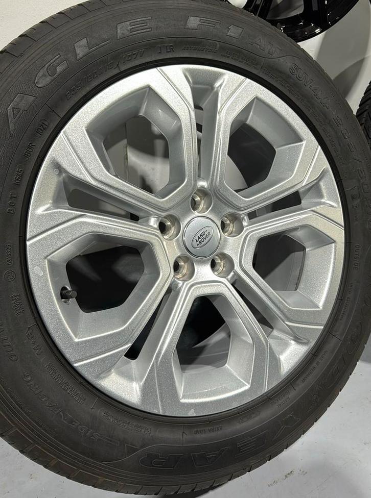 Originele Rangerover 18” Evoque velgen met zomerbanden, Auto-onderdelen, Banden en Velgen, Velg(en), Zomerbanden, 18 inch, 235 mm