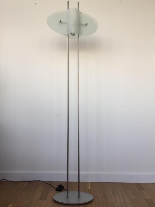 OPRUIMING Modern design vloerlamp metaal mat glas Hala Zeist, Huis en Inrichting, Lampen | Vloerlampen, Zo goed als nieuw, 150 tot 200 cm