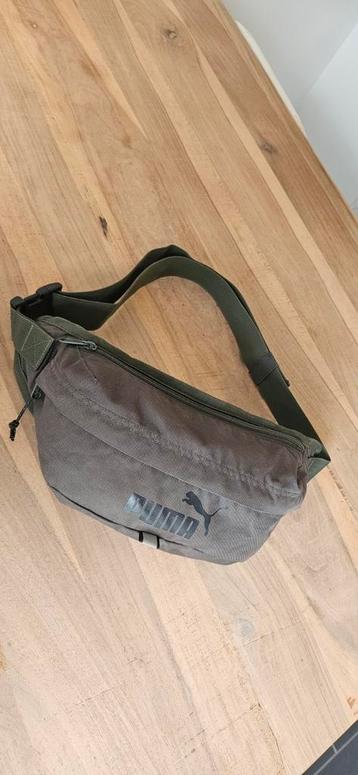 Puma heup/schouder tas, groen beschikbaar voor biedingen