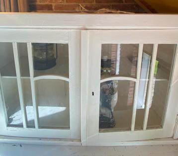 Prachtige Brocante Vitrine Kast beschikbaar voor biedingen