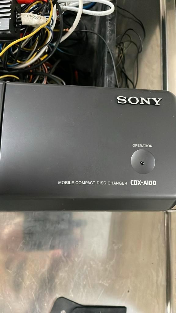 Sony CDX-A100 Wisselaar, XM-2020 Versterker & RM-X2, Auto diversen, Autoradio's, Gebruikt, Ophalen of Verzenden