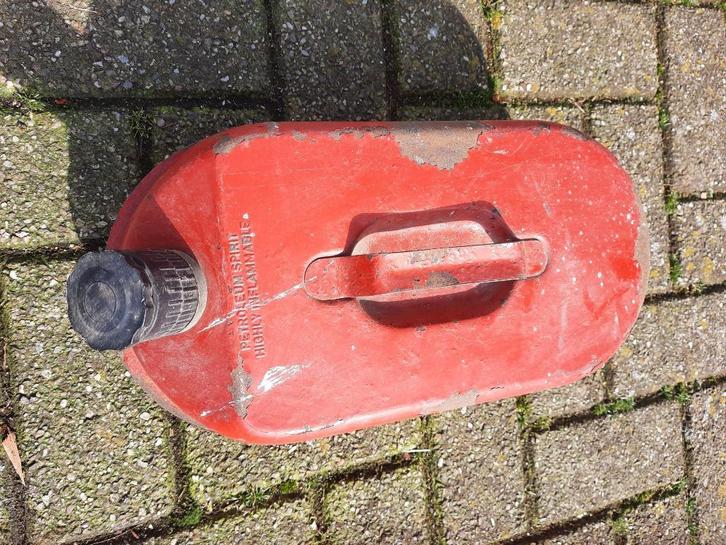 Benzine petroleum jerrycan rood, Antiek en Kunst, Antiek | Emaille, Ophalen of Verzenden
