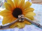 Bedel * zilver * fantasie * past op div. armbanden =, Overige merken, Ophalen of Verzenden, Zo goed als nieuw, 1 bedel
