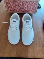 Schoenen wit dames/heren, Ophalen of Verzenden, Zo goed als nieuw, Wit, Sneakers of Gympen