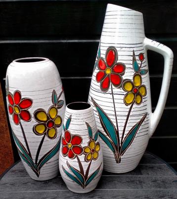3 Wit Keramieken Vazen - Antieke Vaas - Bloem Design - 1KOOP beschikbaar voor biedingen