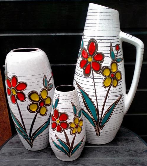 3 Wit Keramieken Vazen - Antieke Vaas - Bloem Design - 1KOOP, Antiek en Kunst, Antiek | Keramiek en Aardewerk, Ophalen of Verzenden