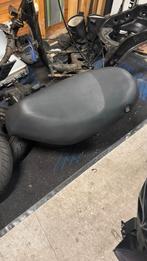 Zip Zadel + Buddybak, Fietsen en Brommers, Brommeronderdelen | Scooters, Ophalen, Gebruikt, Zadel, Piaggio