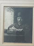 Oud in lijst - Rembrandt Etsend bij het raam - repro., Ophalen of Verzenden