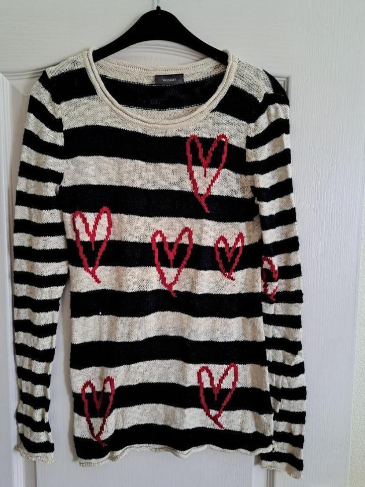 Leuke blauw wit gestreepte trui met rode hartjes maat 36 S, Kleding | Dames, Truien en Vesten, Zo goed als nieuw, Maat 36 (S)