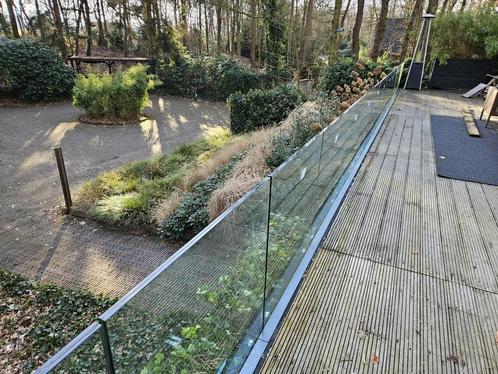 glaswand te koop 13 meter . 22 mm dik plus ophangsysteem., Tuin en Terras, Tuinhekken en Hekwerk, Zo goed als nieuw, Overige typen