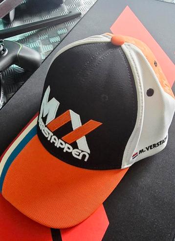 Super zeldzame cap van Max Verstappen van zijn begin jaren beschikbaar voor biedingen