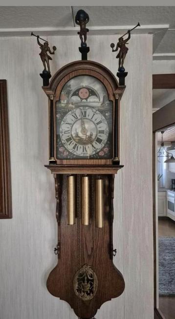Antieke Klok - Familie Stuk beschikbaar voor biedingen