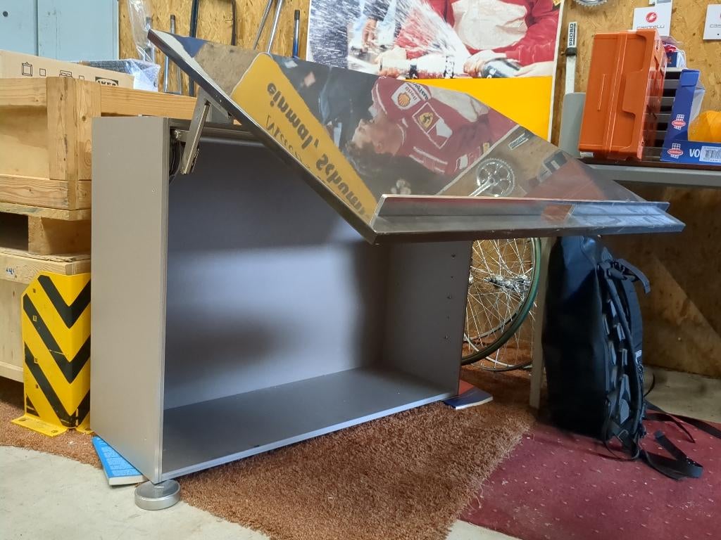 Wandkast, Huis en Inrichting, Kasten | Wandmeubels, Ophalen of Verzenden, Zo goed als nieuw, Minder dan 150 cm, Met deur(en)