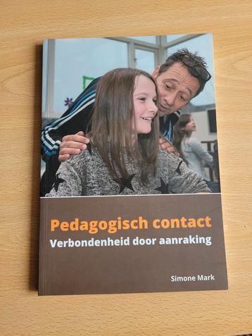 Pedagogisch contact,verbonden door aanraking  Simone Mark beschikbaar voor biedingen