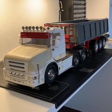 Tamiya 1/14 Scania dagcabine 6x2 en carson kipper beschikbaar voor biedingen