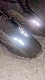 Yeezy 700v Black Coconut - Maat 42 - Nieuw, Ophalen, Nieuw, Zwart, Sneakers of Gympen