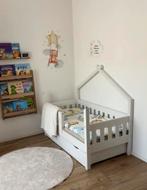 Leuk kinderbed in huisvorm, 70 tot 85 cm, Zo goed als nieuw, Lattenbodem, 140 tot 160 cm