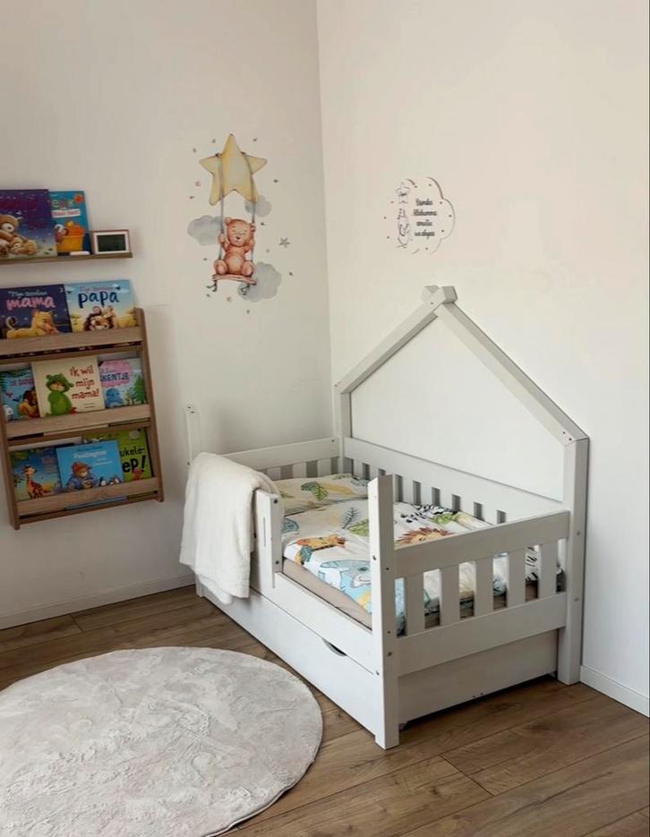 Leuk kinderbed in huisvorm, Kinderen en Baby's, Kinderkamer | Bedden, Zo goed als nieuw, 140 tot 160 cm, 70 tot 85 cm, Lattenbodem