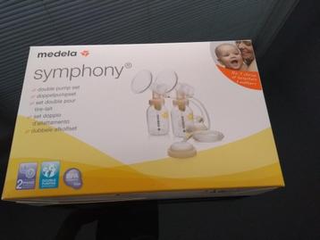 Medela Symphony dubbele afkolfset en pads tegen kloven beschikbaar voor biedingen