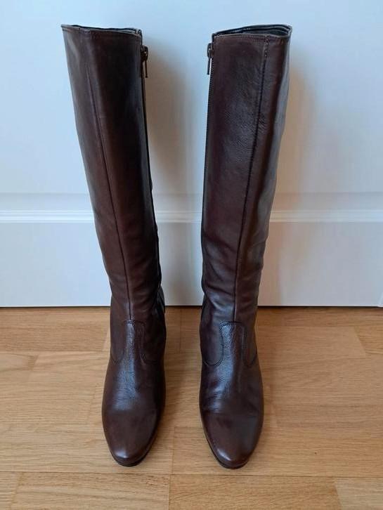 Donker bruine leren laarzen van het merk Gabor.

Maat 38., Kleding | Dames, Schoenen, Nieuw, Hoge laarzen, Bruin, Ophalen of Verzenden