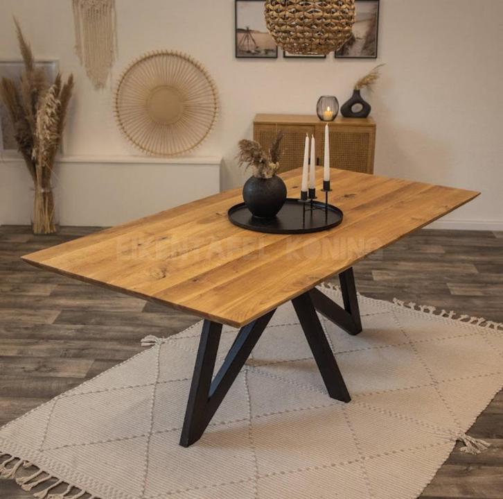 Eiken boomstamtafel eettafel massief | zwarte tafel nu Sale, Huis en Inrichting, Tafels | Eettafels, Nieuw, 50 tot 100 cm, 200 cm of meer