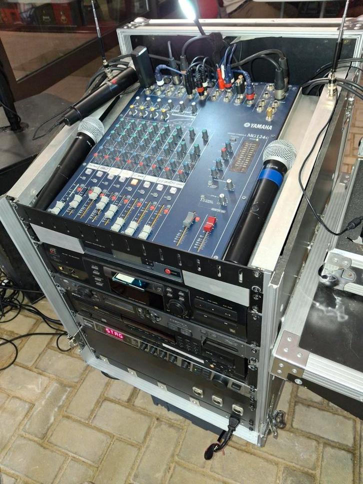 flightcase inclusive apparatuur, Muziek en Instrumenten, Mengpanelen, Gebruikt, 20 kanalen of meer, Ophalen