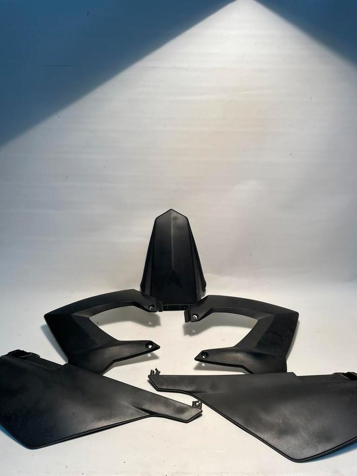 Derbi kappenset mat zwart, Fietsen en Brommers, Brommeronderdelen | Algemeen, Gebruikt, Kap, Ophalen of Verzenden