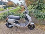 Niu M serie elektrische scooter2022 zeer mooi!, Fietsen en Brommers, Snorfietsen en Snorscooters, Ophalen, Zo goed als nieuw, Elektrisch