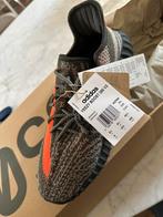 Yeezy boost 350 V2, Ophalen, Zo goed als nieuw, Schoenen