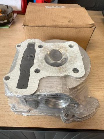 Nieuwe Cilinderkop compleet korte klep GY6 kisbee retro beschikbaar voor biedingen