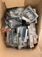 Doos partij ijzerwaren, raamsluiting deurvastzetter enz, Huis en Inrichting, Overige typen, Zo goed als nieuw, Minder dan 100 cm