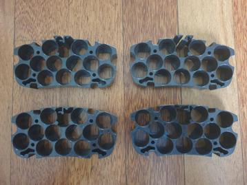 Spacers voor 13 stuks 18650 cellen