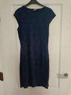 Donkerblauwe kanten jurk van Veromoda maat M., Kleding | Dames, Jurken, Ophalen of Verzenden, Gedragen, Maat 38/40 (M), Blauw