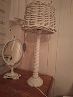 Brocante lampenvoet met rieten kap, Huis en Inrichting, Lampen | Kroonluchters, Ophalen of Verzenden, Gebruikt