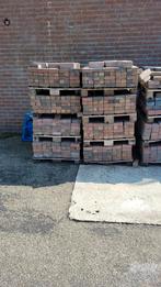 waalformaat beton klinkers, goede staat, 150x75x 45(h), Tuin en Terras, Ophalen, Gebruikt