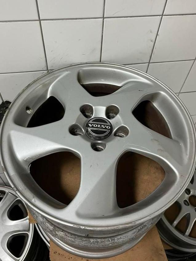 Diverse Sets Volvo Persus velgen ET43 Et49, Auto-onderdelen, Banden en Velgen, Velg(en), Zomerbanden, 16 inch, Personenwagen, Gebruikt