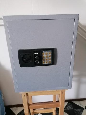 Brandkast kluis zgan te koop beschikbaar voor biedingen