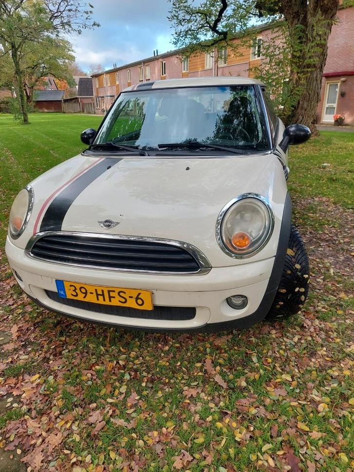 Mini cooper one  (r56) 1.4 95 pk Wit, Auto's, Mini, Particulier, One, Airbags, Bochtverlichting, Boordcomputer, Centrale vergrendeling
